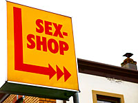  В Липецке мать и сын избили продавщицу секс-шопа