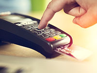С 1 января при оплате кредитной картой в крупных бизнесах нужно будет вводить PIN-код