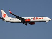 После вылета из Джакарты разбился пассажирский самолет компании Lion Air, на борту которого находились 189 человек