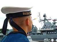 Украина вводит военное положение, подробности захвата украинских кораблей в Азовском море