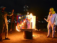 "Искусство в огне": акция в Тель-Авиве против законопроекта о "лояльности в культуре"
