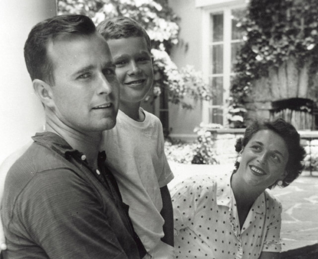 Джордж Буш-старший, Барбара Буш и Джордж Буш-младший. 1955 г.