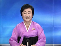 Центральное телевидение Северной Кореи покинула старейшая диктор, "женщина в розовом"