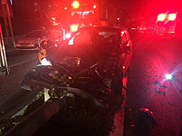 В Петах-Тикве легковой автомобиль врезался в столб 
