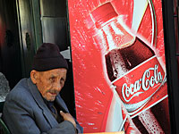 "Желтые жилеты" призвали потребителей бойкотировать товары концерна "Кока-Кола"