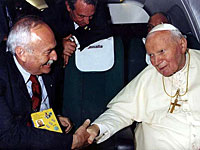 А. Букалов с Папой Иоанном Павлом II, 2002