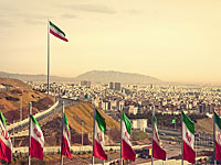 "Революционный дух уже не тот". Экологи ищут источник вони в Тегеране