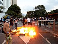 Переворот в Венесуэле: жертвами столкновений стали не менее 16 человек