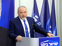 Либерман призвал главных раввинов Израиля уйти в отставку