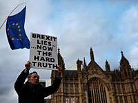 Британский парламент снова проголосовал против договора по "Брекзиту"