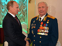 Владимир Путин и Дмитрий Язов  