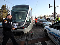 Возле остановки "Гиват а-Тахмошет" в Иерусалиме столкнулись автобус и трамвай. Есть пострадавшие