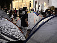 Жители поселков на границе с Газой "переезжают" в палатки на бульваре Ротшильда в Тель-Авиве