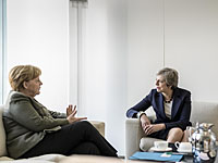 Меркель расстелила красную дорожку для Терезы Мэй, но забыла ее встретить