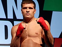 Украинский боксер победил в Нью-Йорке и стал претендентом на чемпионский пояс