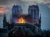 Пожар в Соборе Парижской Богоматери потушен