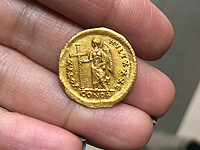  В Израиле впервые найден золотой солид императора, распустившего Синедрион
