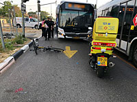 В Яффо автобус сбил велосипедиста. Пострадавший в критическом состоянии