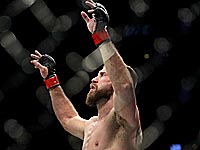 UFC: "Ковбой" Серроне улучшил рекорд, победив Эля Яквинту