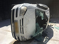 В Холоне автомобиль упал в "бетонную яму" на стройке, травмирован 84-летний водитель