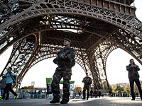 Французские СМИ: мужчина, забравшийся на Эйфелеву башню, &#8211; выходец из России