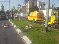 В Тель-Авиве автомобиль сбил 25-летнюю велосипедистку