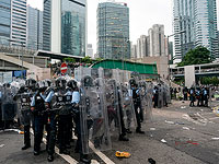 Около 100 пострадавших в Гонконге, закрыты правительственные учреждения