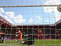 Доминик Блудворт (Арсенал) пробила по пустым воротам 2:1