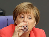 Меркель считает, что причиной ее плохого самочувствия стало обезвоживание