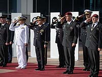 Начальник генштаба Японии, посетивший Израиль, принял военный парад на базе "Кирия"