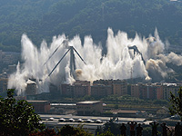 В Генуе взорвали опоры моста, обрушение которого привело к гибели 43 человек