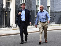 Члены парламента Великобритании Грег Кларк и Дэвид Лидингтон перед встречей по Иранскому кризису. Лондон, 20 июля 2019