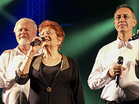 Ансамбль "Геватрон" на сцене, 2008г.