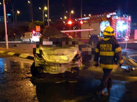 В Кфар-Сабе автомобиль врезался в светофор и загорелся, водитель погиб