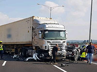 На 70-й трассе столкнулись грузовик и легковые автомобили, четверо пострадавших