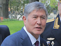 Экс-президенту Киргизии Алмазбеку Атамбаеву предъявлены обвинения в убийстве