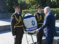 Премьер-министр Биньямин Нетаниягу возложил венки к Могиле неизвестного солдата и к памятнику жертвам голодомора в Киеве