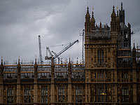   Парламент Великобритании распущен до 14 октября