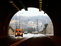В районе Иерусалима из-за аварии закрыт туннель, носящий имя Наоми Шемер 