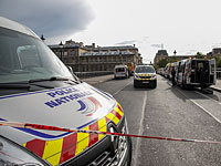 В центре Парижа вооруженный ножом преступник напал на полицейских: есть пострадавшие
