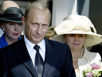 Владимир и Людмила Путины во время визита в Великобританию в 2003 году