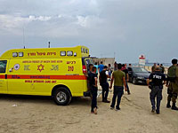 Три человека пострадали от удара молнии на пляже "Зиким", около границы с Газой