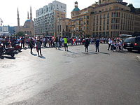 Людская "цепь" на площади в Бейруте, 27 октября 2019 года