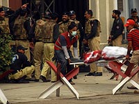 Взрыв и пожар в поезде в Пакистане: множество жертв