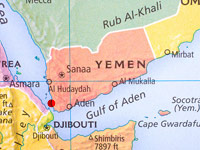 По меньшей мере восемь человек погибли в портовом городе аль-Моха