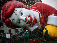 Подготовка к фантастическому Macy's Thanksgiving Day Parade в Нью-Йорке. Фоторепортаж