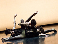 Итальянская группа современного балета "Aterballetto" представит спектакль "Антитеза"