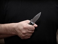 В торговом центре в Хадере ударами ножа ранен мужчина