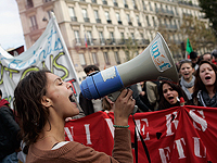 Во Франции началась всеобщая бессрочная забастовка