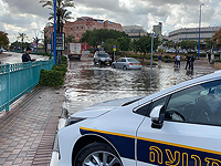 В Явне два человека эвакуированы из затопленных машин